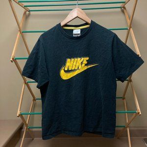 *VINTAGE* Nike Black T-Shirt (LARGE)